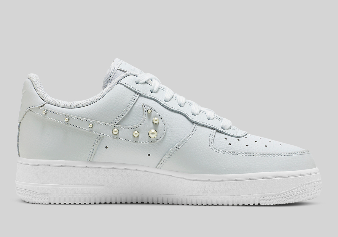 Nike-Air-Force-1-Pearl-DV3810-001-2.jpg