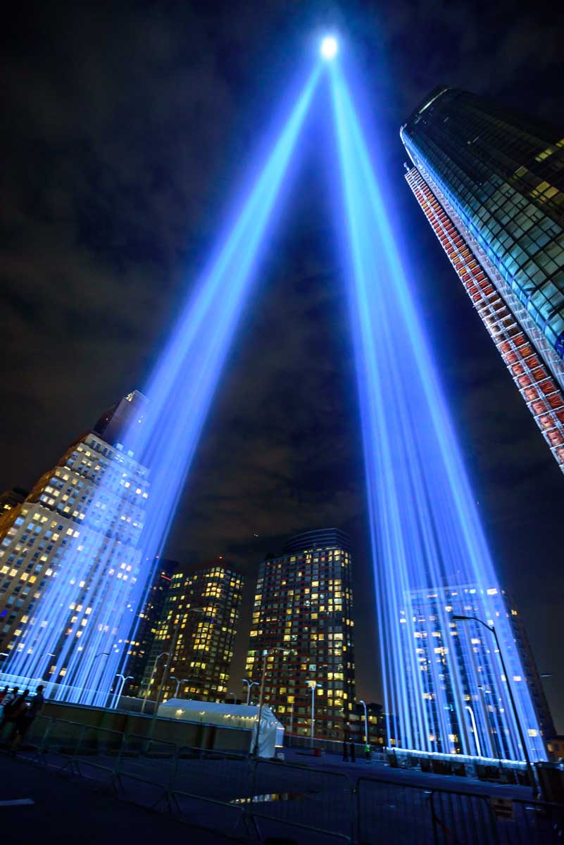 1507546_091116-wabc-wtc-tribute-in-light-03-img.jpg