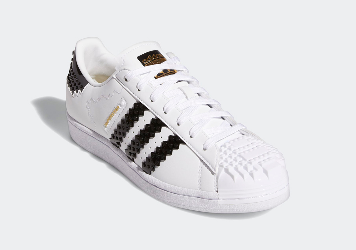 LEGO-adidas-Superstar-GW5270-6.jpg