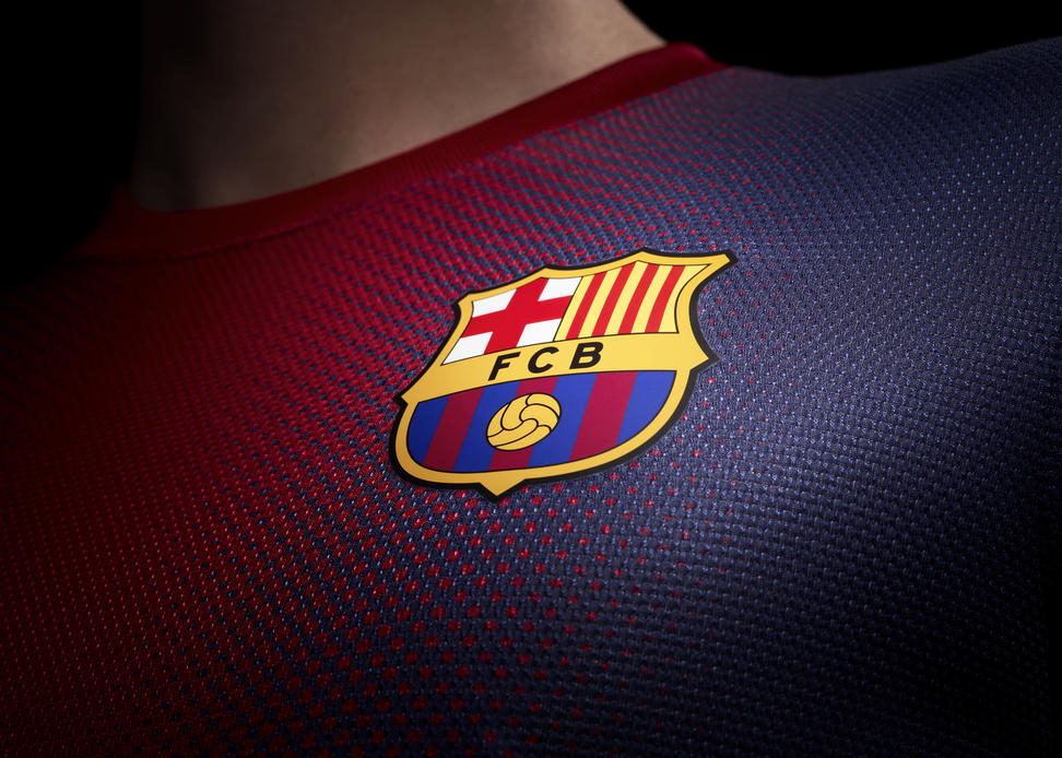 Barcelona_Home_Jersey_Crest_detail.jpg