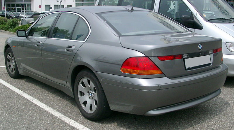 800px-BMW_E65_rear_20070609.jpg