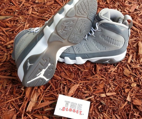 air-jordan-9-cool-grey-2012-09-570x479.jpg