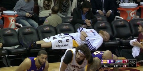 chris-kaman-lakers-bench-500x250-2103405.jpg