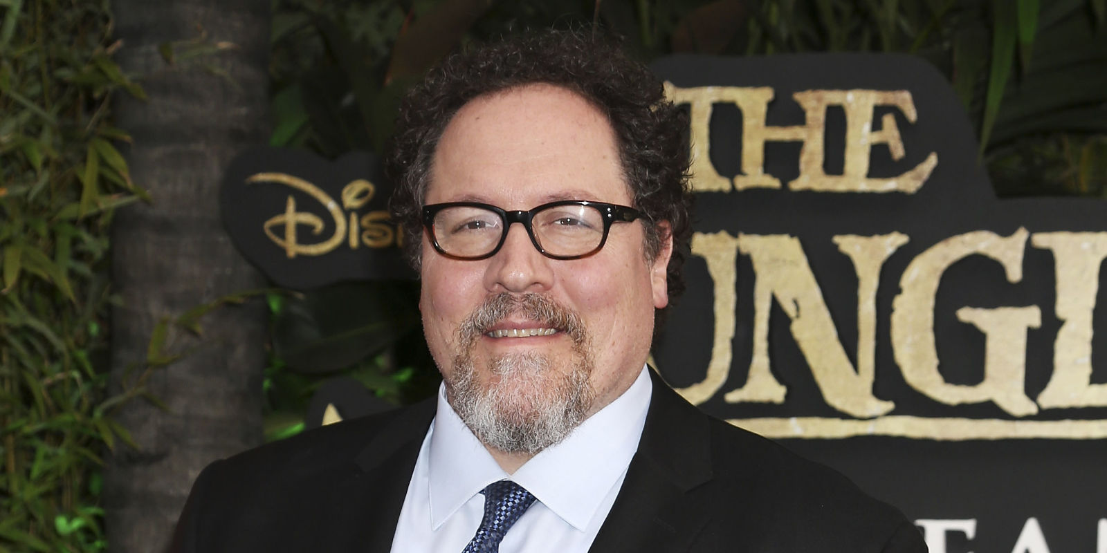 landscape-1460649552-showbiz-jon-favreau.jpg