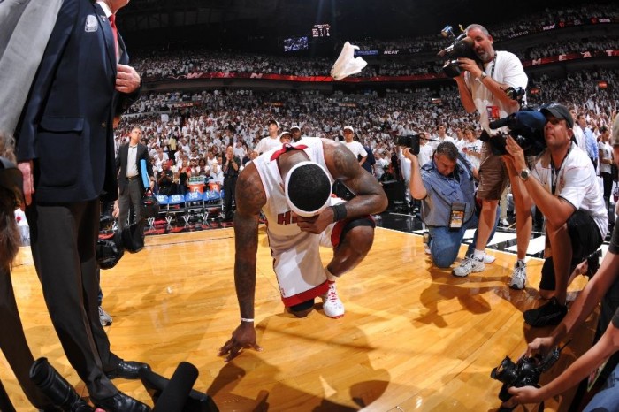 lebron-crying-700x466.jpg