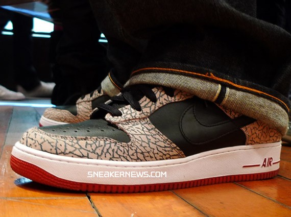 black-supreme-dunk-low-air-force-1-b.jpg