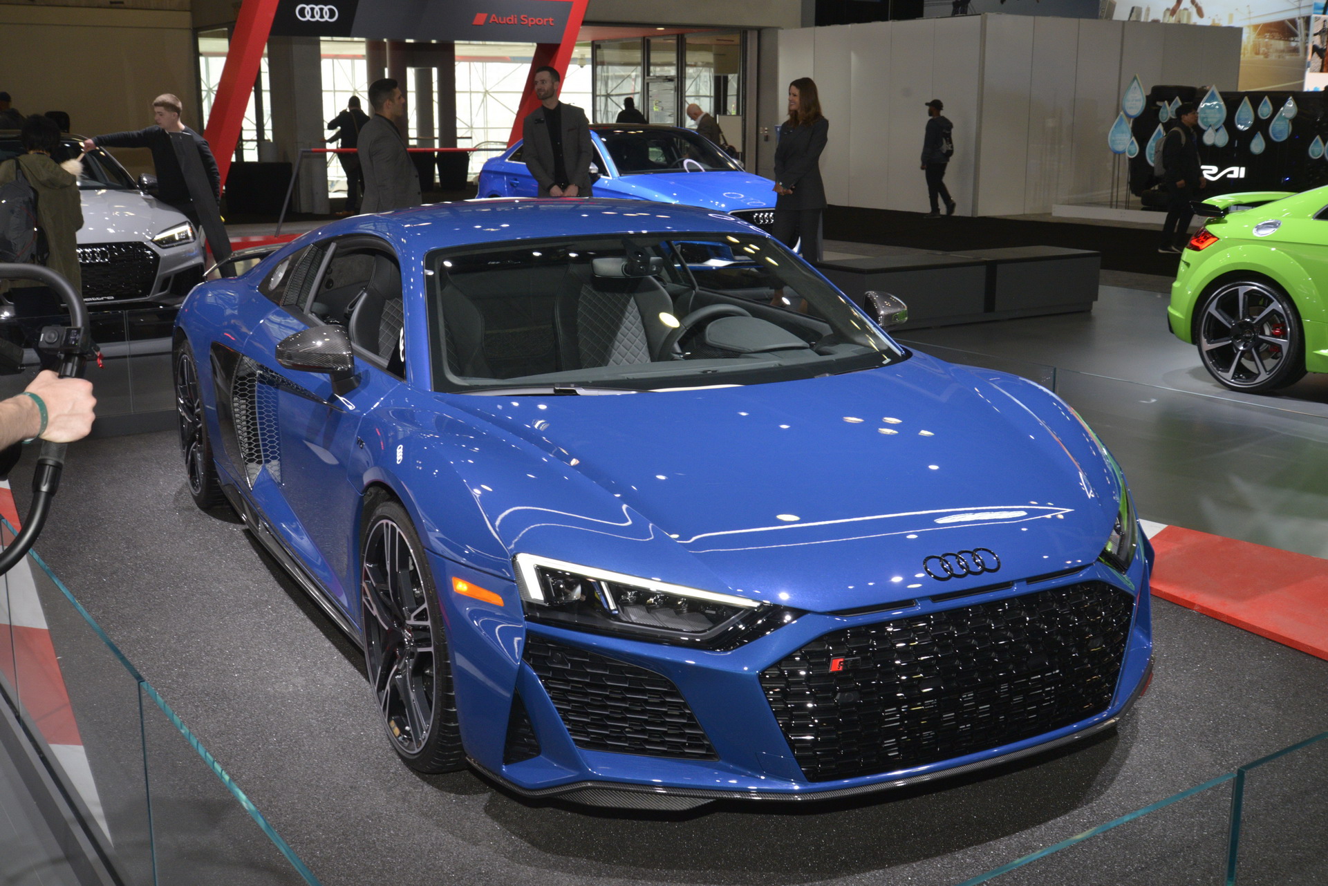 c699ce5b-2020-audi-r8-11.jpg