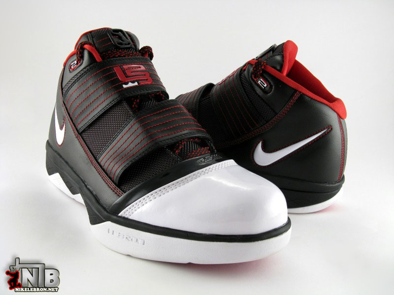 nike-zoom-soldier-3-gr-black-white-red-10-17.jpg