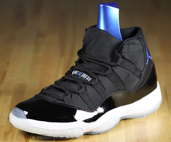 air-jordan-xi-2009-space-jam-04.jpg