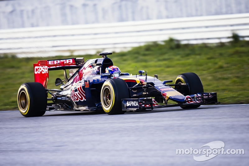 f1-toro-rosso-str10-launch-2015-max-verstappen-scuderia-toro-rosso.jpg