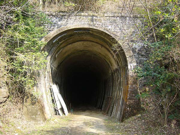 tunnel.jpg