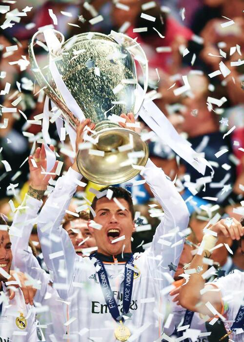 843-cristiano-ronaldo-lifting-la-decima-champions-league-trophy.jpg