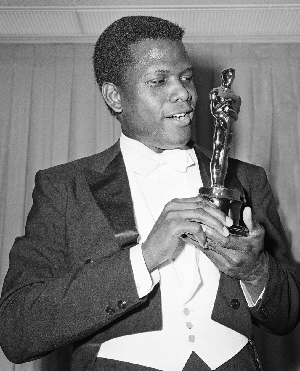 Obit_Sidney_Poitier_80544-1013x1254.jpg