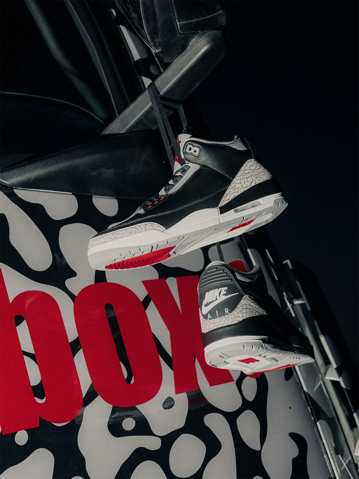 jordan-3-black-cement-truck-solebox-2.jpg