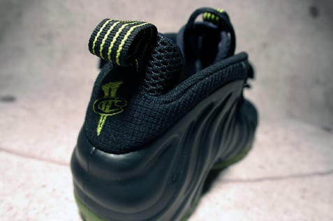 nike-retro-foamposite-black-neon-3.jpg