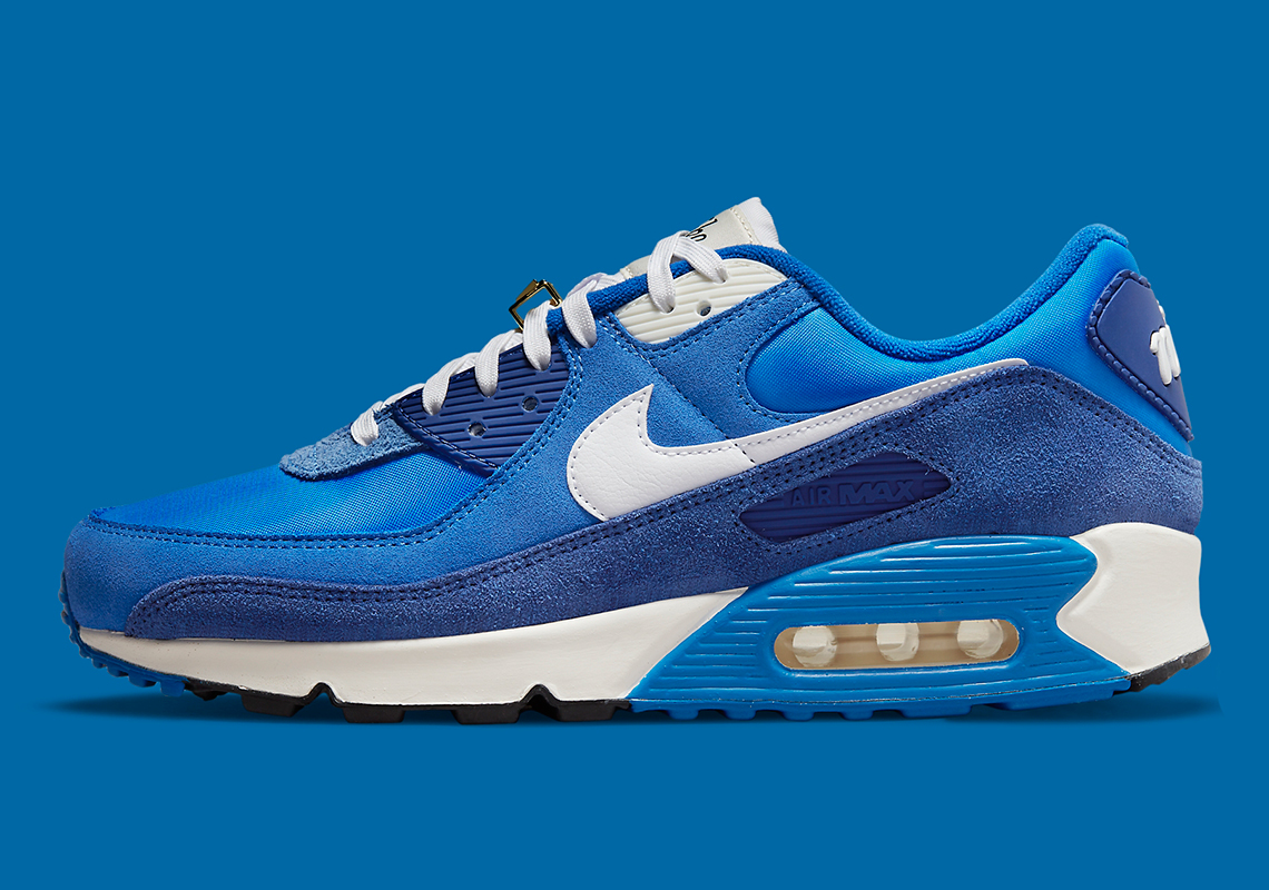 nike-air-max-90-first-use-DB0636-400-1.jpg