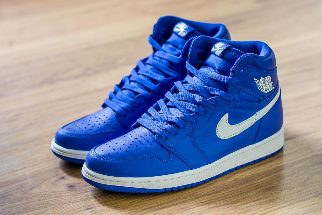 Air-Jordan-1-Hyper-Royal-Pickup.jpg