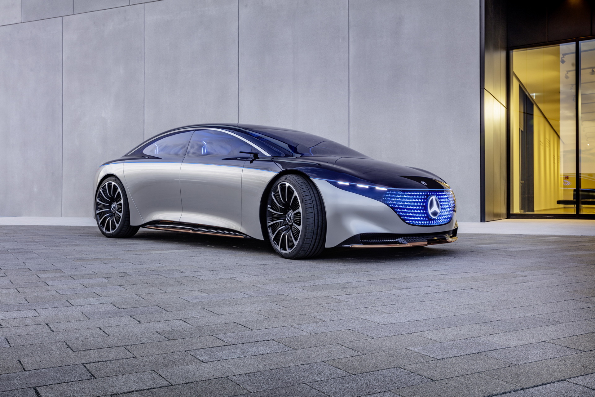 426dfd0a-mercedes-vision-eqs-unveiled-livepics-44.jpg