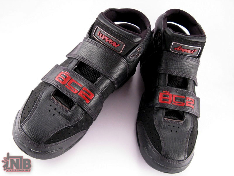 lebrons-20-5-5-black-red-hk-11-web.jpg