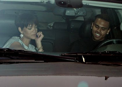 rihanna-chris-shop-car.jpg