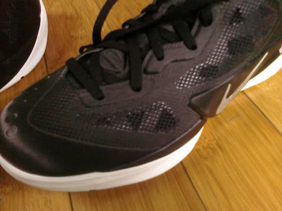 nike-hyperfuse-2011-low-black-white-sample-ebay-04.jpg