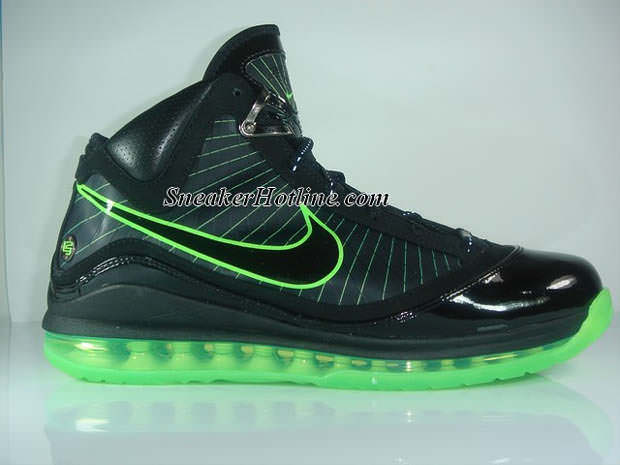 nike-air-max-lebron-vii-dunkman-detailed-images-1.jpg