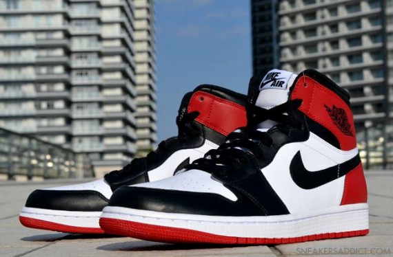 air-jordan-1-retro-high-og-white-black-gym-red-08-570x374.jpg