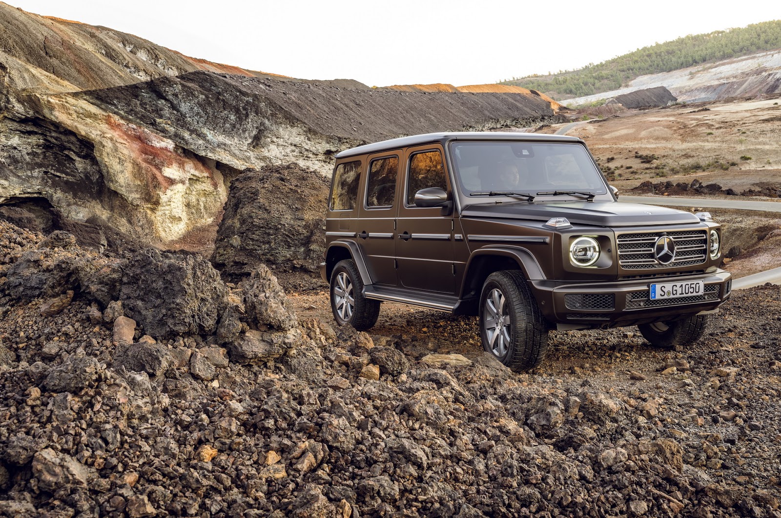 2019-Mercedes-Benz-G-Class-018.jpg