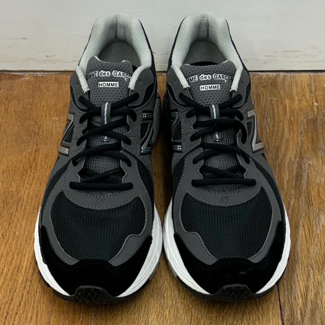 Comme-des-Garcons-HOMME-New-Balance-860v2-3.jpeg