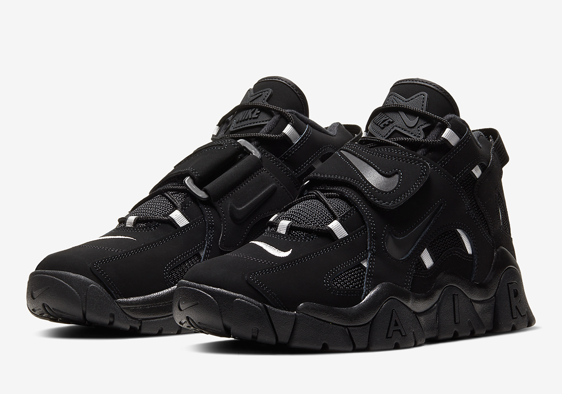 nike-air-barrage-mid-triple-black-AT7847-002-6.jpg