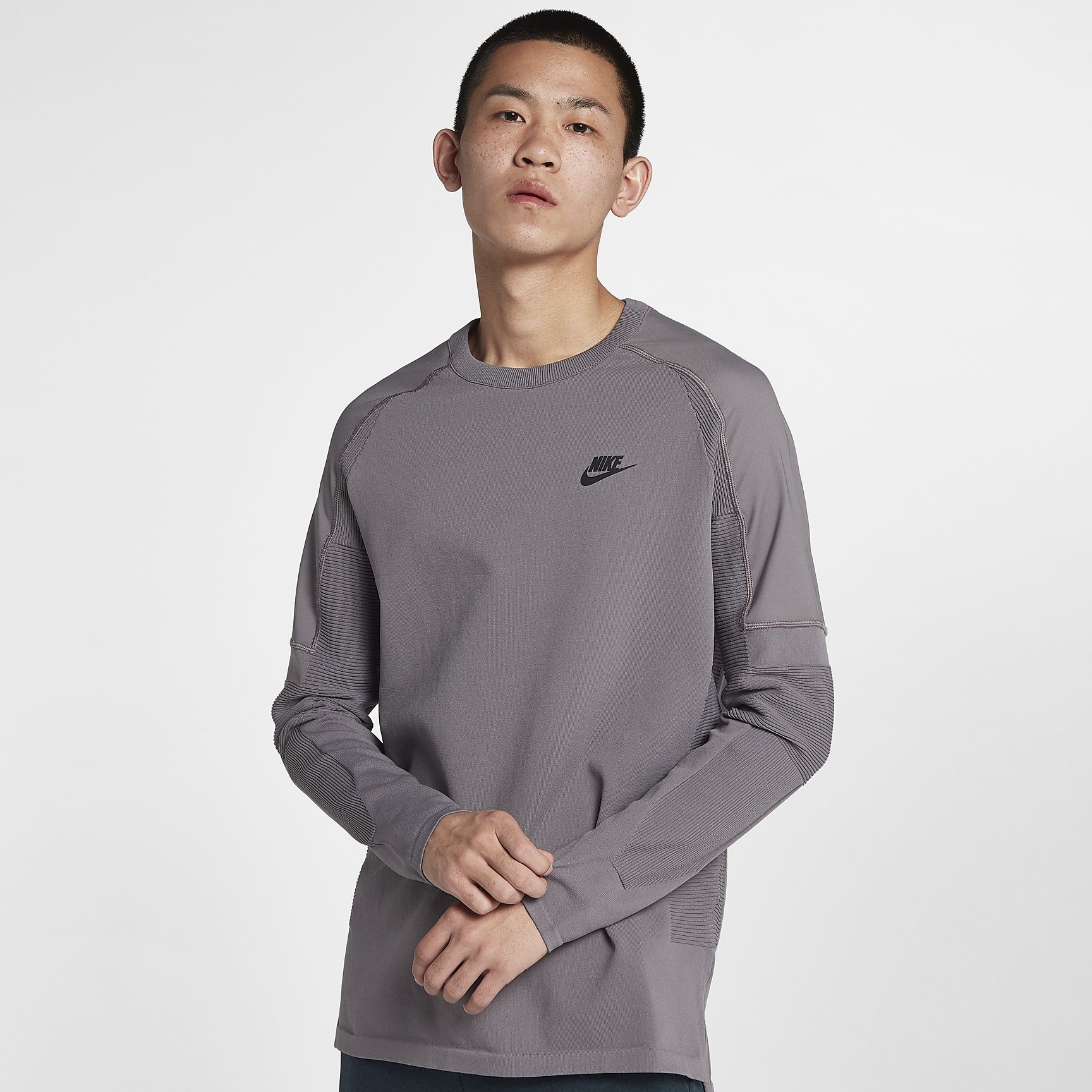 sportswear-tech-knit-男子长袖上衣-qqTADobm.jpg