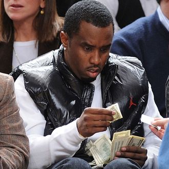 ae7458c4a182eaae4e032b5b06c30064ad-06-diddy.rsquare.w330.jpg