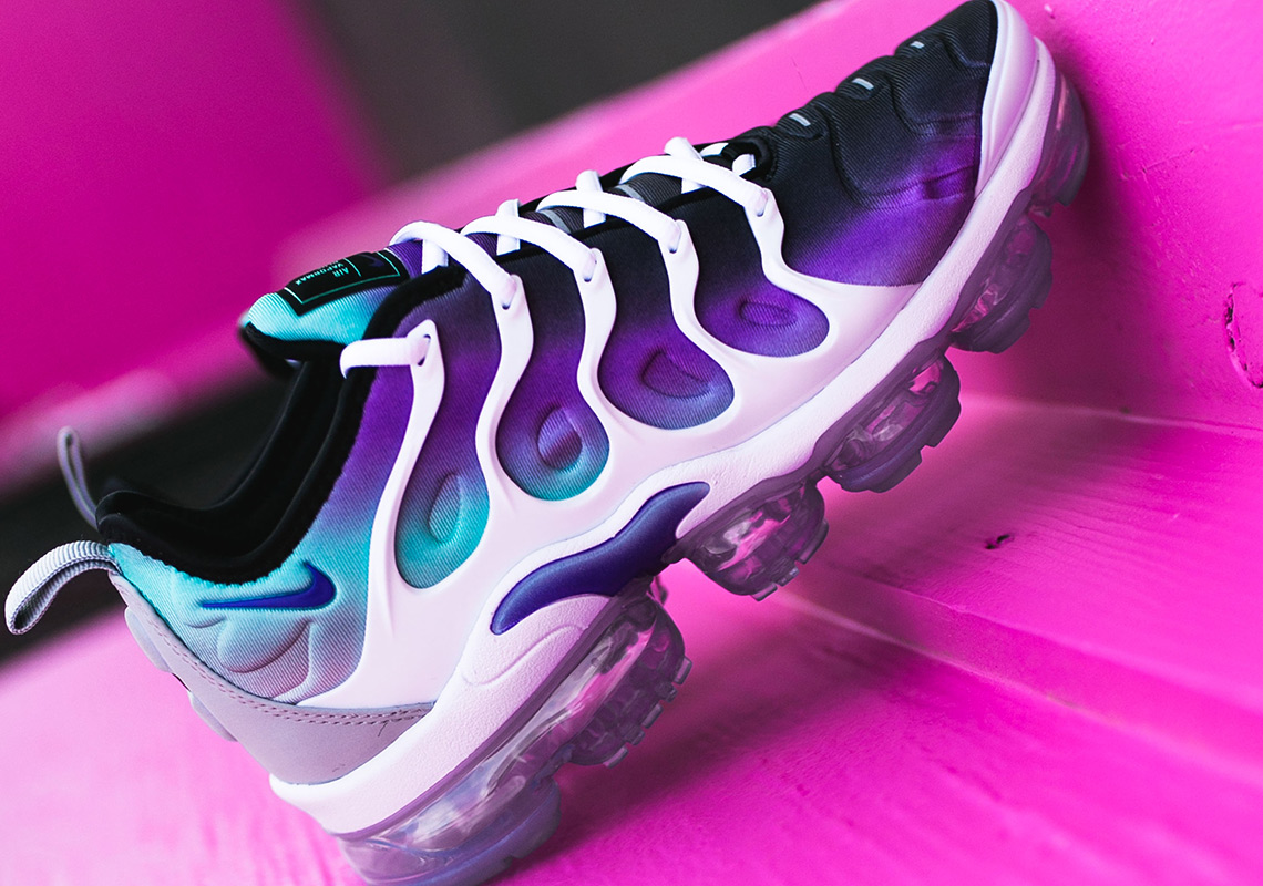 nike-vapormax-plus-womens-purple-blue-white.jpg