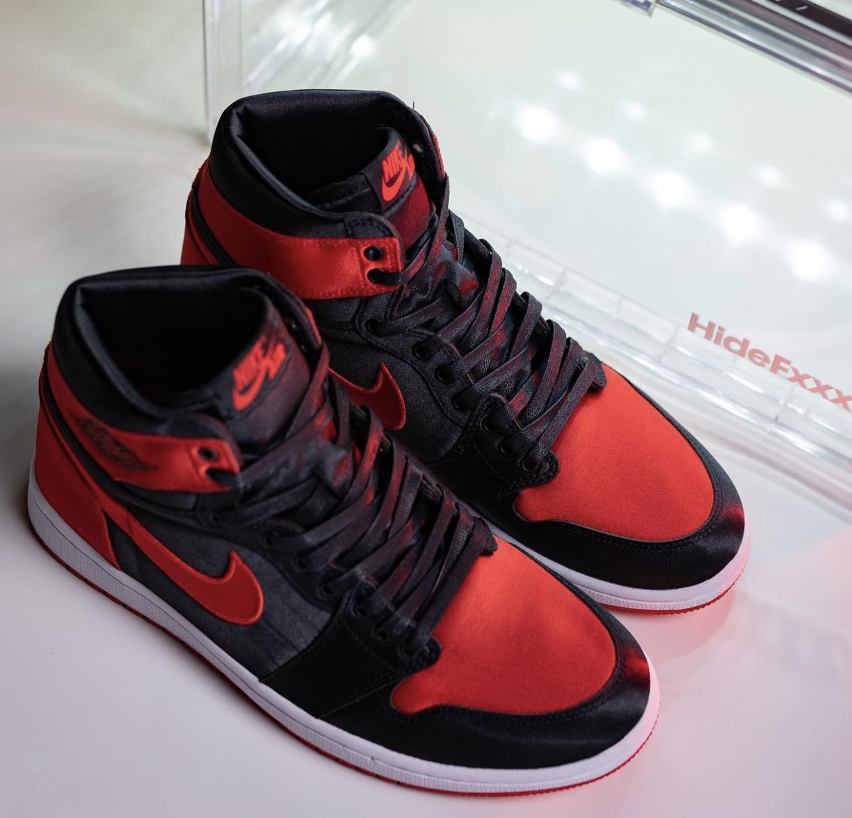 Air Jordan 1 Satin Bred FD4810-061