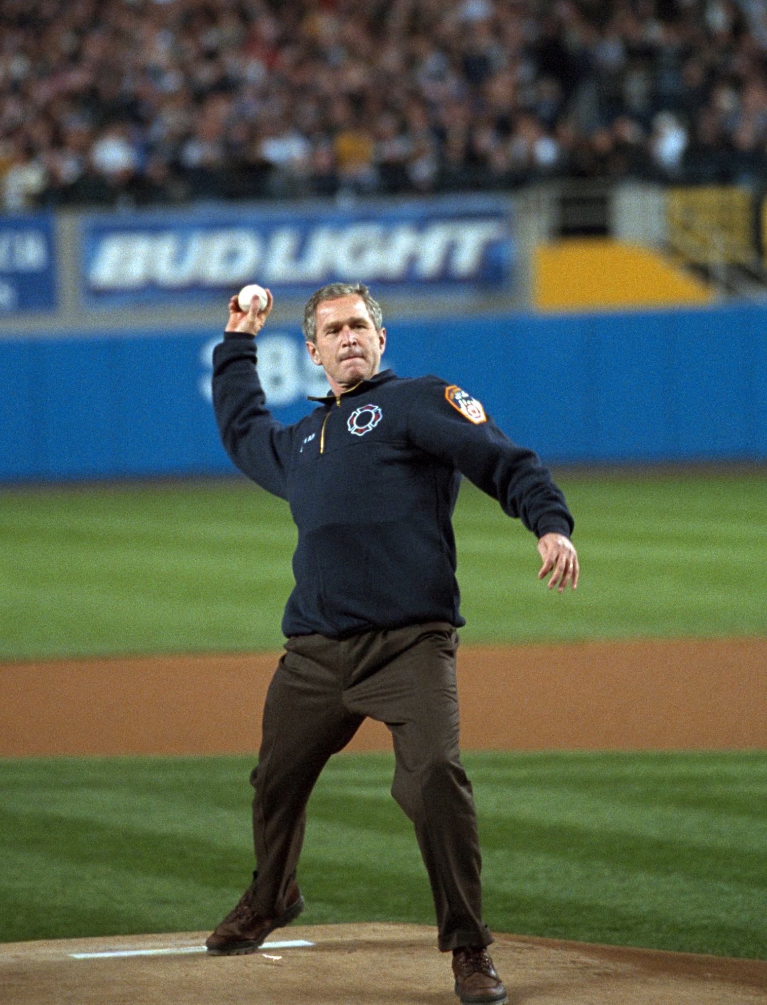 2001_World_Series_first_pitch.jpg