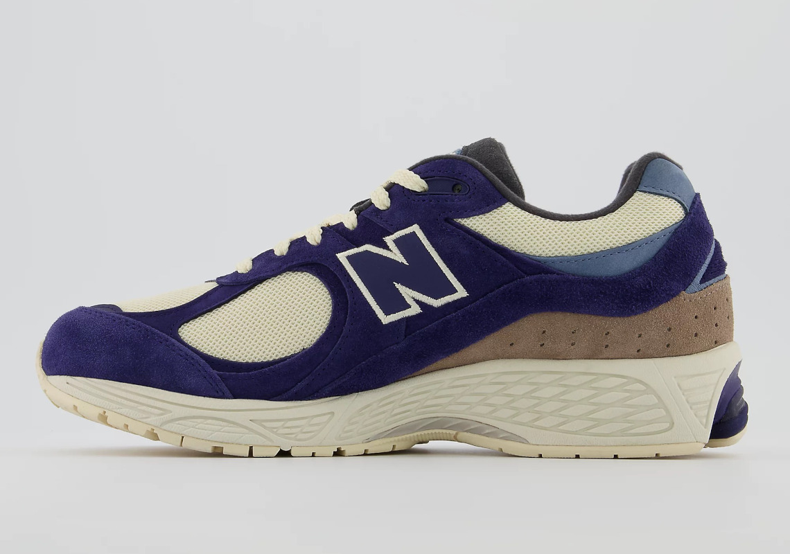 New-Balance-2002R-M2002RG-2.jpeg