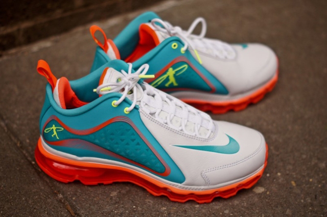 nike-air-griffey-max-angle-1.jpg