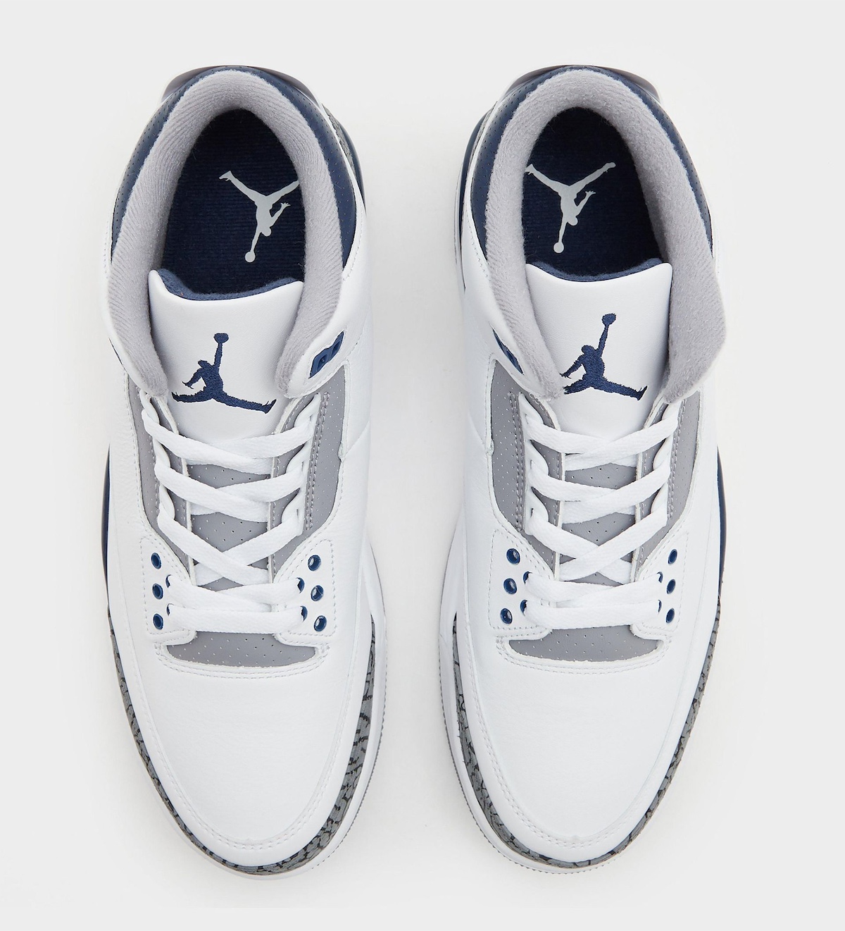 Air-Jordan-3-White-Midnight-Navy-CT8532-140-2.jpg