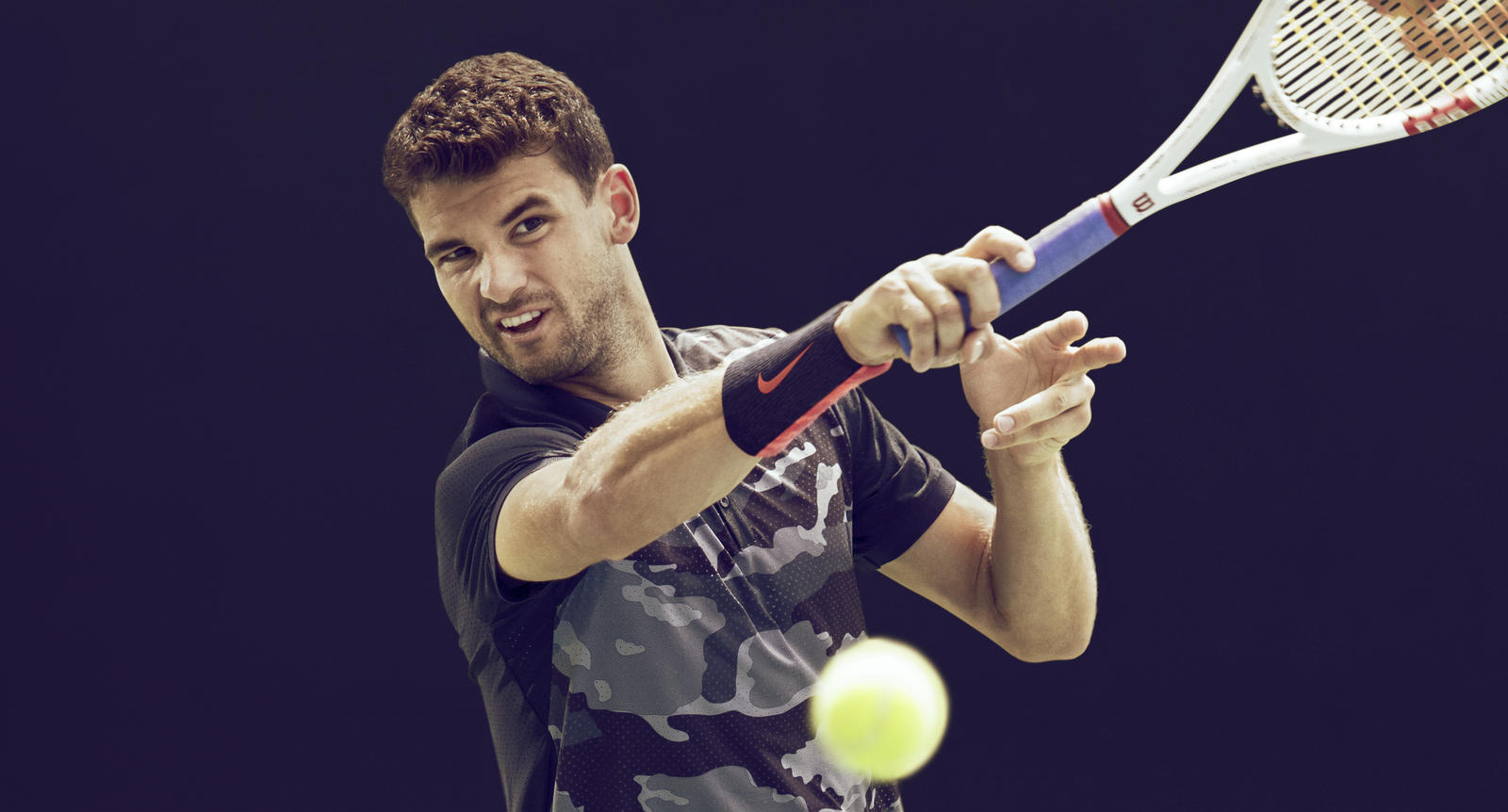 Grigor_Dimitrov_NikeCourt_1_native_1600.jpg