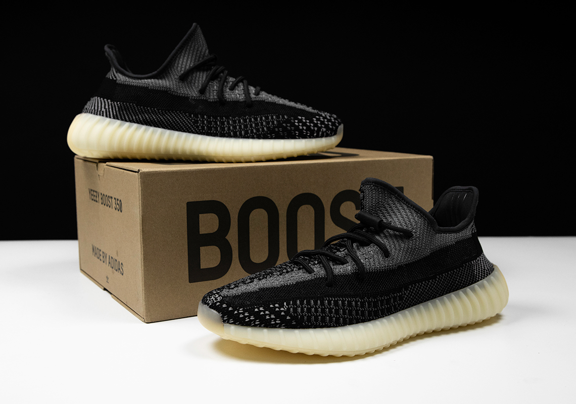 adidas-yeezy-boost-350-v2-carbon-fz5000-3.jpg