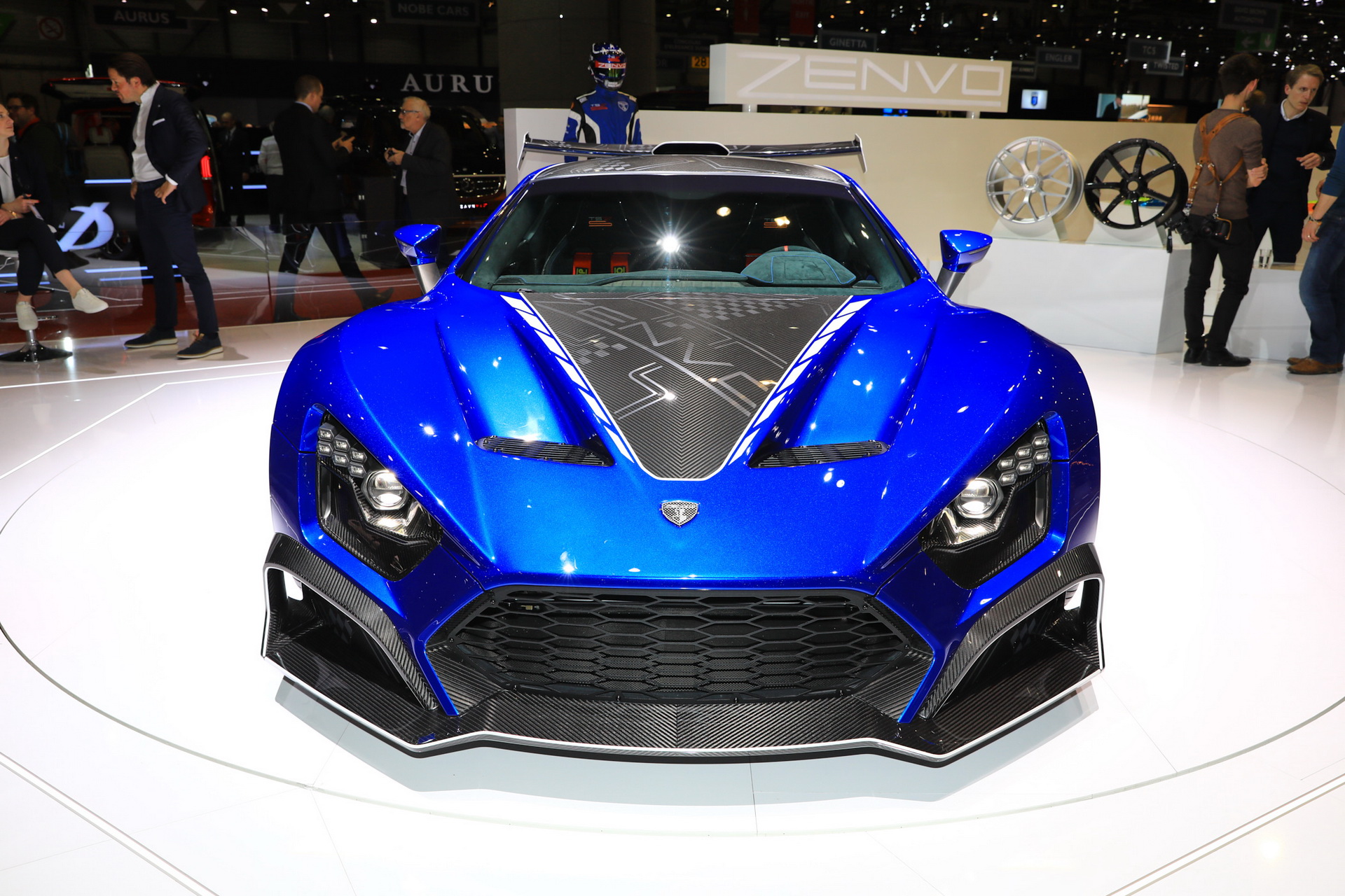 d1877263-zenvo-bringing-blue-tsr-s-to-geneva-4.jpg