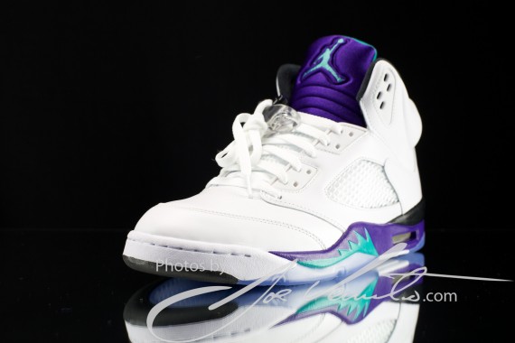 air-jordan-v-grape-new-images-07-570x380.jpg