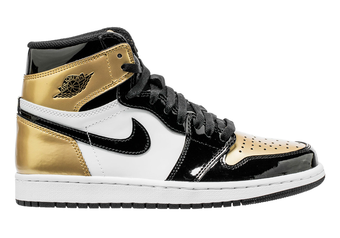 air-jordan-1-gold-toe-861428-007-12.jpg