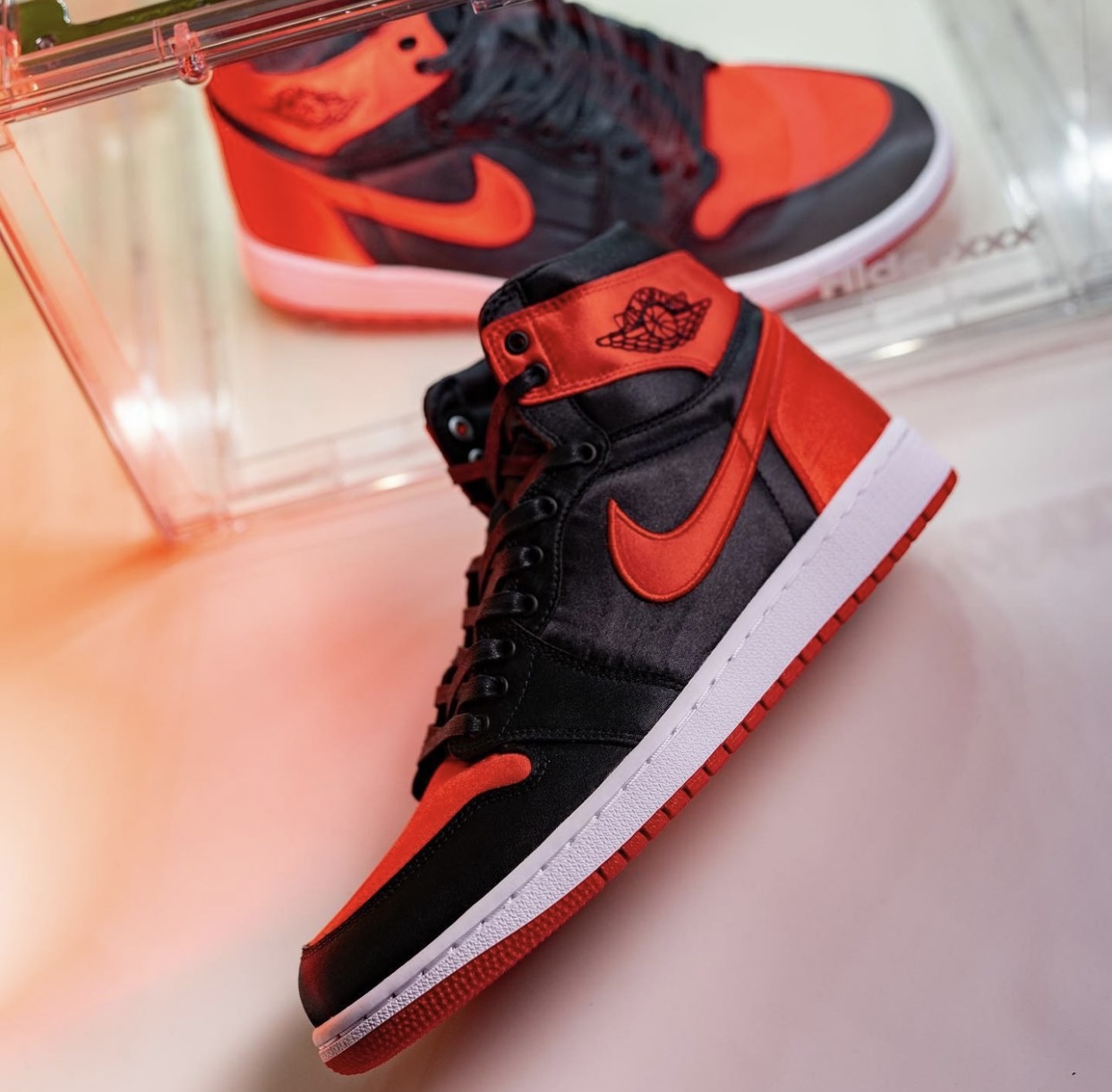 Air Jordan 1 Satin Bred FD4810-061