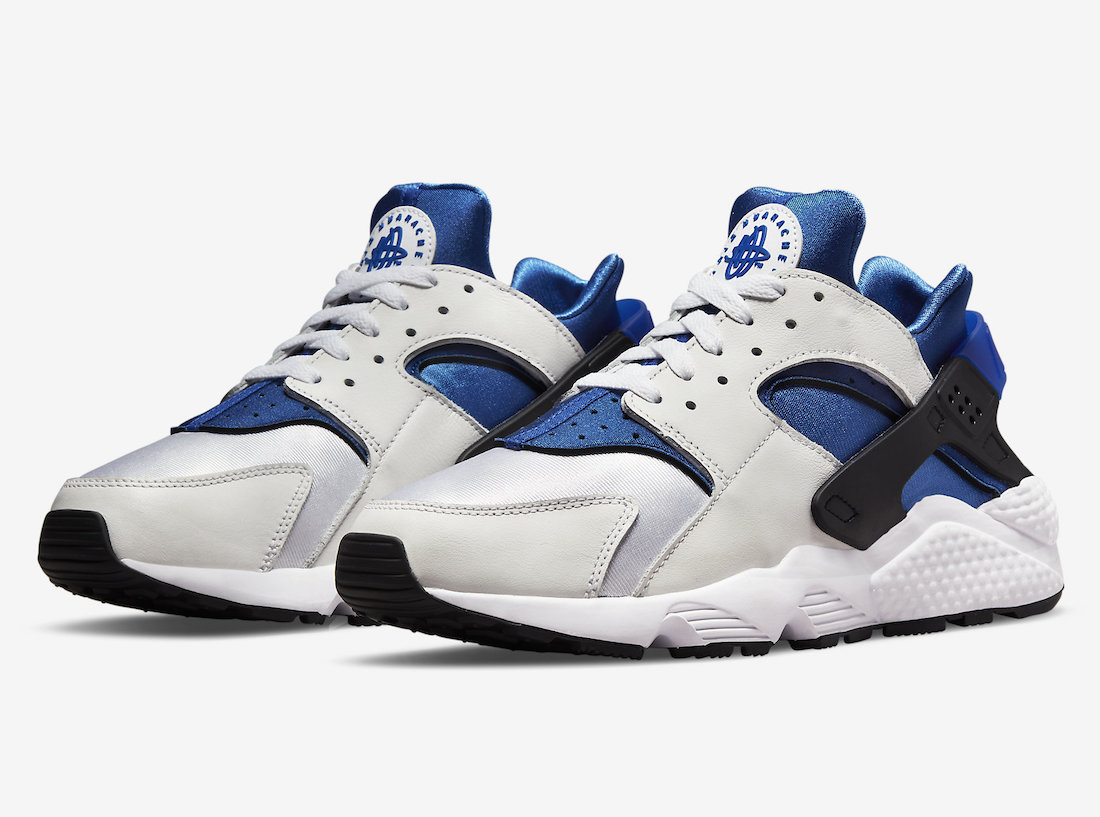 Nike-Air-Huarache-Metro-Blue-DD1068-106-Release-Date-4.jpeg