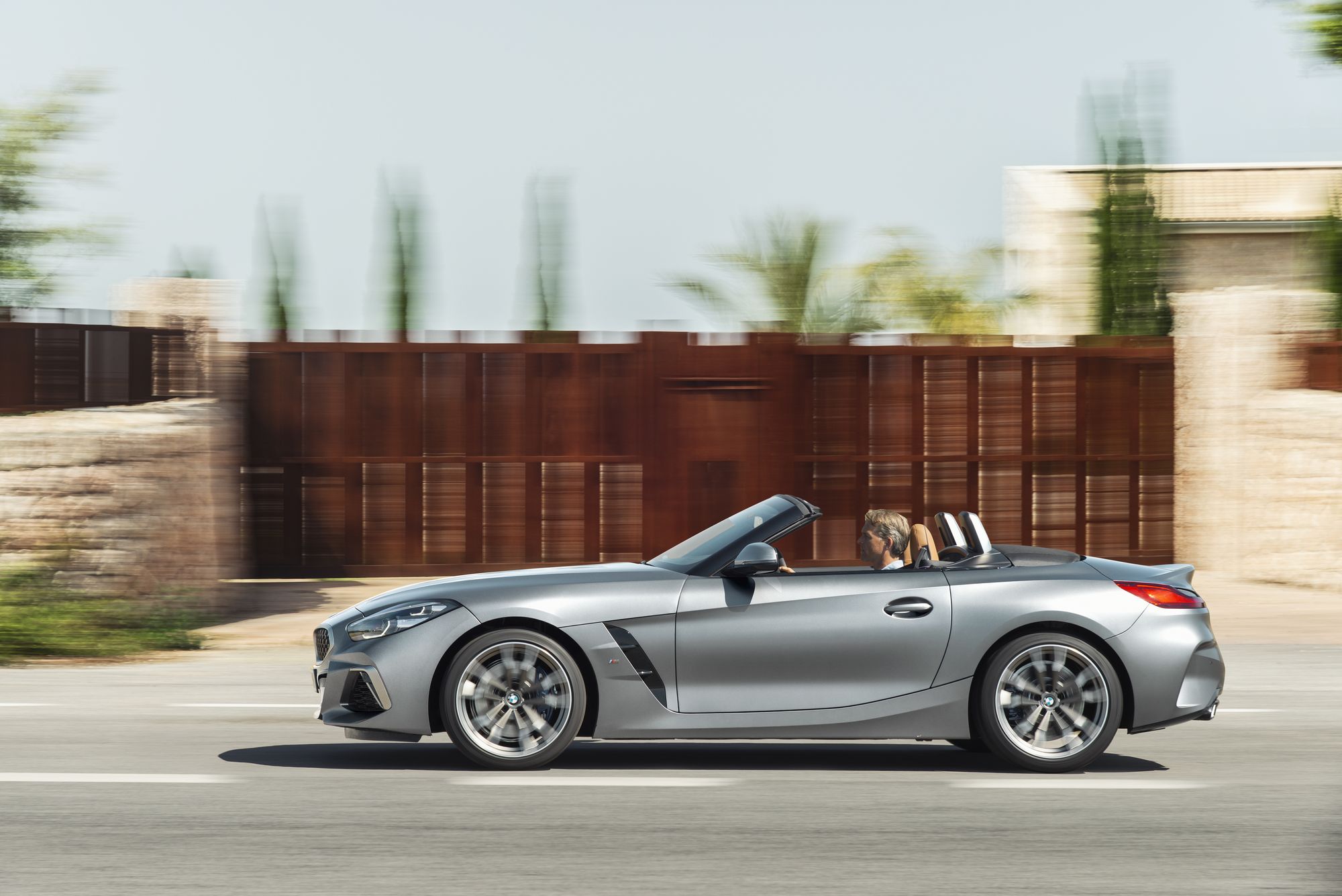 951bd1f5-bmw-z4-33.jpg