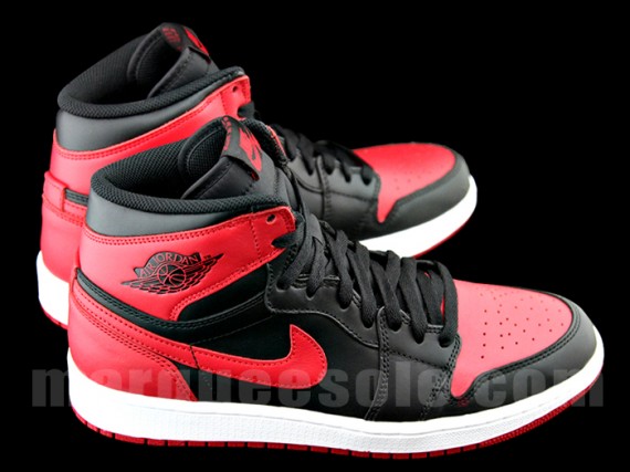 bred-air-jordan-1-retro-high-og-04-570x427.jpg