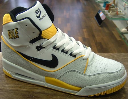 nike-air-assault-yellow.jpg