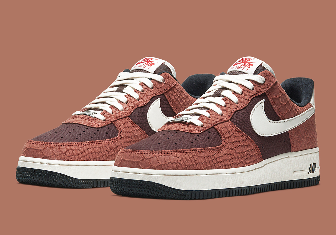 nike-air-force-1-low-snakeskin-CV5567-200-3.jpg