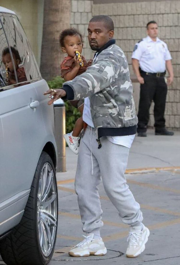 kanye-wearing-adidas-yeezy-runner-season-6-2.jpg